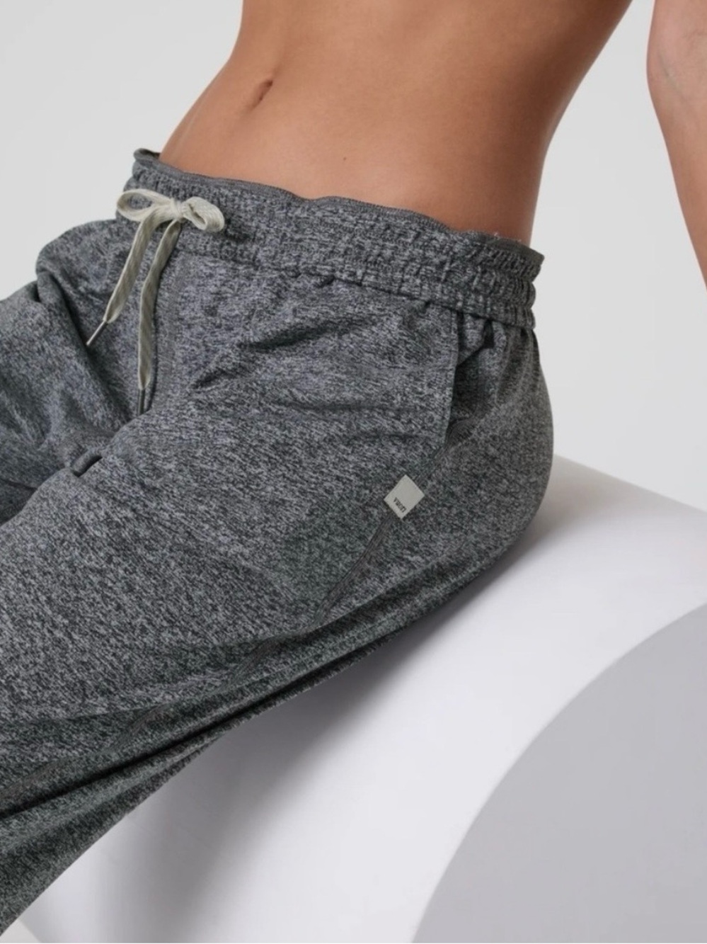 Vuori Boyfriend Sweatpant Heathered Gray Dreamknit Joggers Size Small S/VW457 - Picture 3 of 10